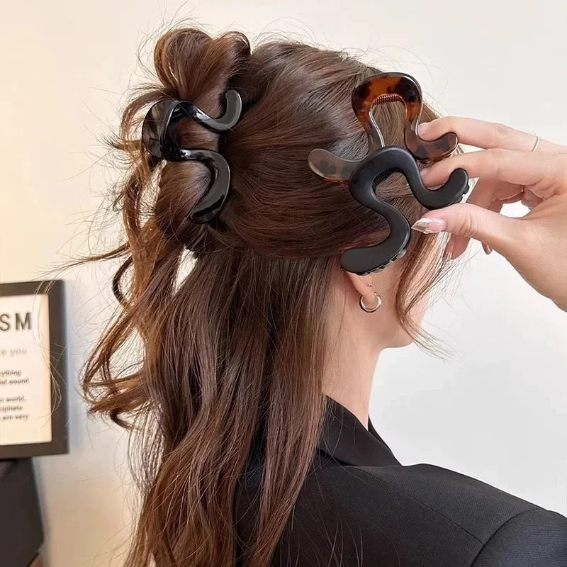 Women Accessories Shop Design - Grampo de Cabelo com Design Geométrico,